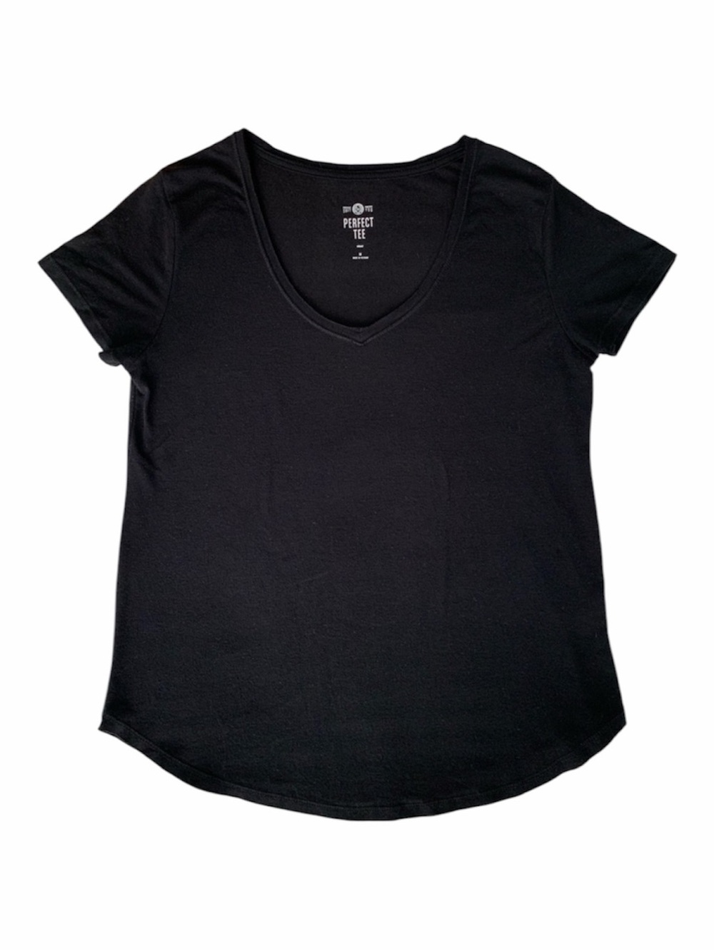 SO Shirt Perfect T-Shirt Juniors M Black V Neck Short Sleeves Curved Hem